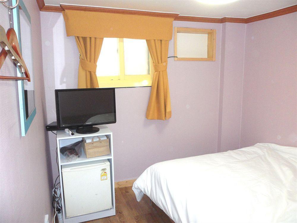 Yakorea Hostel Itaewon Сеул Экстерьер фото